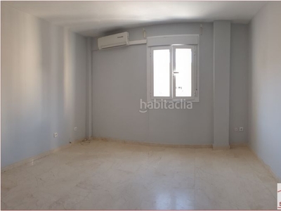 Alquiler piso en calle goles 64 piso con 3 habitaciones amueblado con ascensor y aire acondicionado en Sevilla
