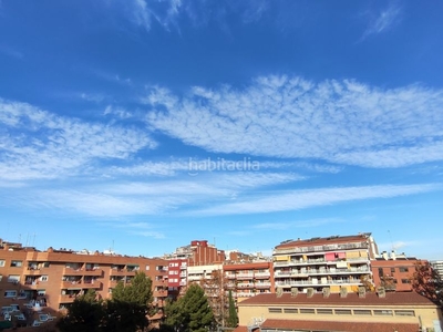 Alquiler piso en carrer felip ii hermoso piso, amplio, soleado, exterior 4 hab , 2b en Barcelona