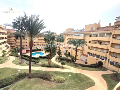 Apartamento en venta en Los Pacos, Fuengirola