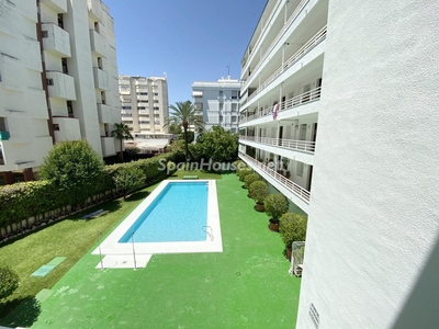 Apartamento en venta en Playa de la Fontanilla, Marbella