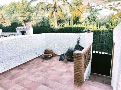 Casa adosada con 2 habitaciones con piscina y jardín en Benalmádena