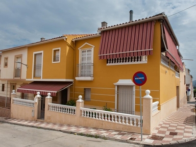 Casa en Venta en Encinas Reales, Córdoba