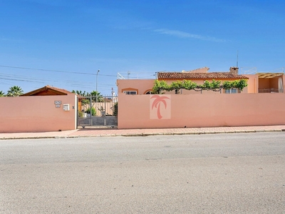 Chalet en venta en El Chaparral - La Siesta - La Torreta, Torrevieja, Alicante