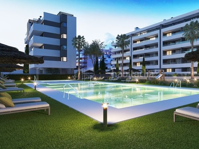 Piso cerca de la playa, fantástico piso de 4 dormitorios con 30 m2 (terraza). en Torremolinos