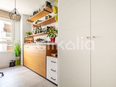 Piso con 4 habitaciones con ascensor, parking, piscina, calefacción y aire acondicionado en Madrid