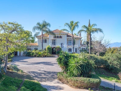 Villa en venta en Alto de los Monteros, Marbella