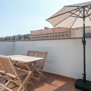 Alquiler apartamento ático dúplex 1 dormitorio con terraza privada en Barcelona
