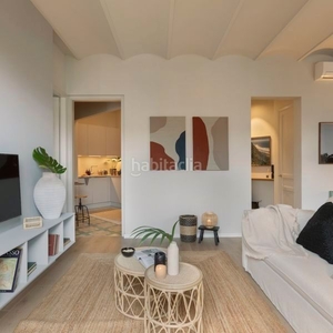 Alquiler apartamento piso de dos dormitorios con balcón en eixample en Barcelona