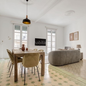 Alquiler apartamento piso renovado en la dreta de l'eixample en Barcelona