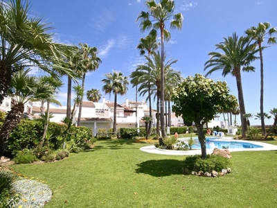 Alquiler casa adosada adosada en primera linea de la playa en Marbella