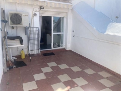 Alquiler casa adosada con 2 habitaciones amueblada con parking, calefacción, vistas al mar y vistas a la montaña en Marbella