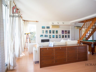 Alquiler casa adosada con 3 habitaciones amueblada con calefacción, aire acondicionado, vistas al mar y vistas a la montaña en Castelldefels