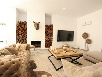 Alquiler casa con 4 habitaciones amueblada con parking, piscina, aire acondicionado y jardín en Estepona