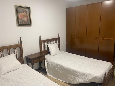 Alquiler piso 4 habitaciones 2 baños para estudiantes en Lleida
