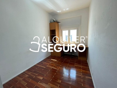 Alquiler piso c/ francos rodriguez en Berruguete Madrid