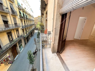 Alquiler piso con 3 habitaciones con ascensor y calefacción en Barcelona