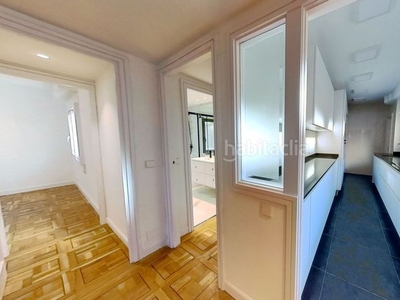 Alquiler piso con 5 habitaciones con ascensor, parking, piscina, calefacción y aire acondicionado en Madrid