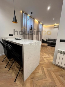 Alquiler piso en alquiler , con 100 m2, 2 habitaciones y 3 baños, amueblado, aire acondicionado y calefacción calefacción. en Madrid