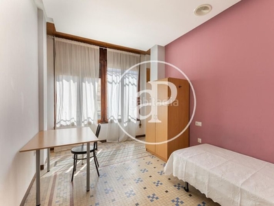Alquiler piso en alquiler de 5 habitaciones para estudiantes en el cabanyal en Valencia