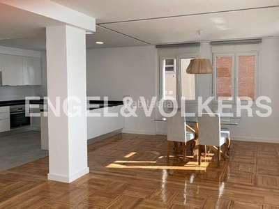 Alquiler piso hermoso apartamento de tres dormitorios en Madrid