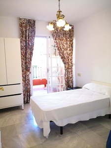 Alquiler piso magnífico apartamento de 2 dormitorios y 2 baños en la malagueta en Málaga