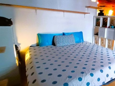 Ático con 2 habitaciones con calefacción y aire acondicionado en Barcelona