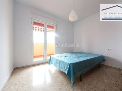 Ático con 4 habitaciones amueblado con ascensor, parking, calefacción y aire acondicionado en Fuengirola