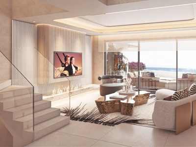 Ático con 4 habitaciones con ascensor, parking, piscina, calefacción y aire acondicionado en Marbella