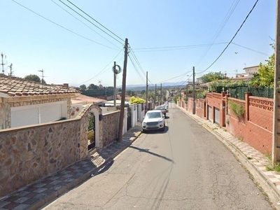 Casa adosada casa en calle la petunia en Mas d´en Gall Esparreguera
