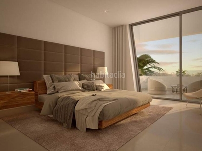 Casa adosada con 3 habitaciones con aire acondicionado en Marbella