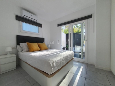 Casa adosada con 3 habitaciones con parking y aire acondicionado en Torremolinos