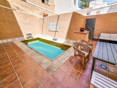 Casa adosada en calle santiago 18 casa adosada con 3 habitaciones con piscina y aire acondicionado en Manilva