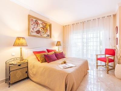 Casa adosada una acogedora casa adosada de 2 dormitorios ubicada en un famoso Aloha pueblo, nueva andalucía. en Marbella