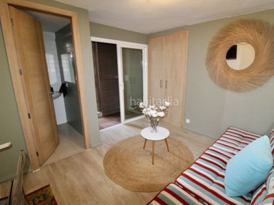 Casa con 4 habitaciones amueblada con parking, piscina, aire acondicionado, jardín y vistas al mar en Benahavís