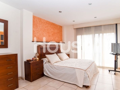 Casa con 4 habitaciones con ascensor, parking, piscina y aire acondicionado en Mataró