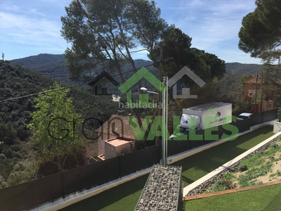 Casa con 4 habitaciones con parking, aire acondicionado y vistas a la montaña en Sant Cugat del Vallès