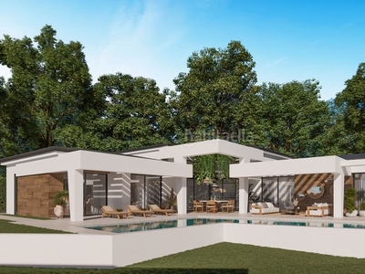 Casa con 4 habitaciones con parking, piscina, aire acondicionado y jardín en Marbella