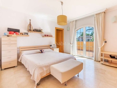Casa con 7 habitaciones con parking y vistas al mar en Marbella
