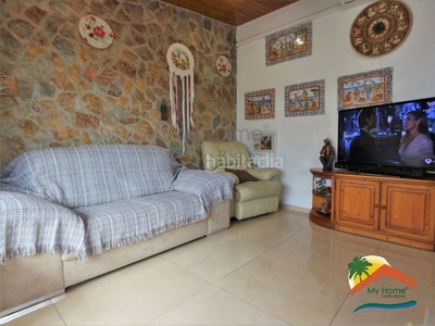 Casa de 4 habitaciones con piscina en Serra Brava Lloret de Mar