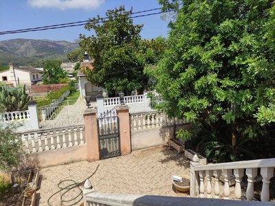 Casa en urbanización marchuquera-bases casa con piscina y garaje en venta en marchuquera en Palma de Gandía
