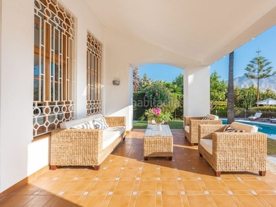 Casa espectacular casa de 4 dormitorios en urbanización las brisas, nueva andalucía, costa del sol. en Marbella