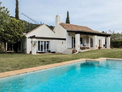 Casa villa en cascada de camojan con vistas a la montaña en venta en Marbella
