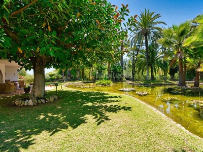 Casa villa en nagüeles con lago y piscina privada a la venta en Marbella