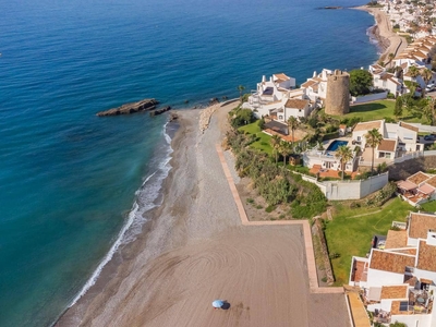 Chalet en venta en Bahía Dorada, Estepona, Málaga