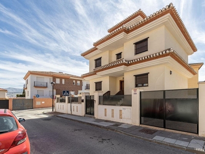 Chalet en venta en Ogíjares, Granada