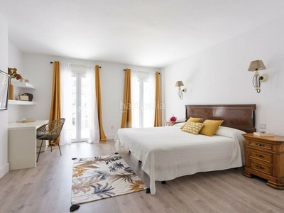 Dúplex con 3 habitaciones amueblado con ascensor, parking, calefacción y aire acondicionado en Marbella