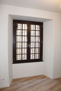 Dúplex con 3 habitaciones con ascensor, calefacción y aire acondicionado en Girona
