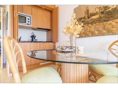Piso . bonito piso en zona residencial con vistas al mar en Sitges