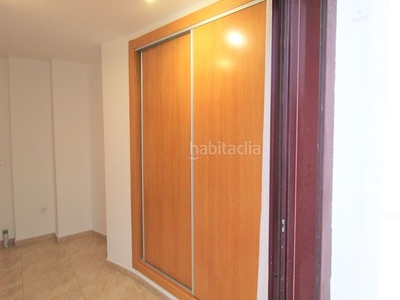 Piso con 2 habitaciones amueblado con ascensor, calefacción y aire acondicionado en Murcia