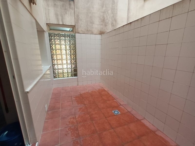 Piso con 2 habitaciones amueblado con ascensor, calefacción y aire acondicionado en Murcia
